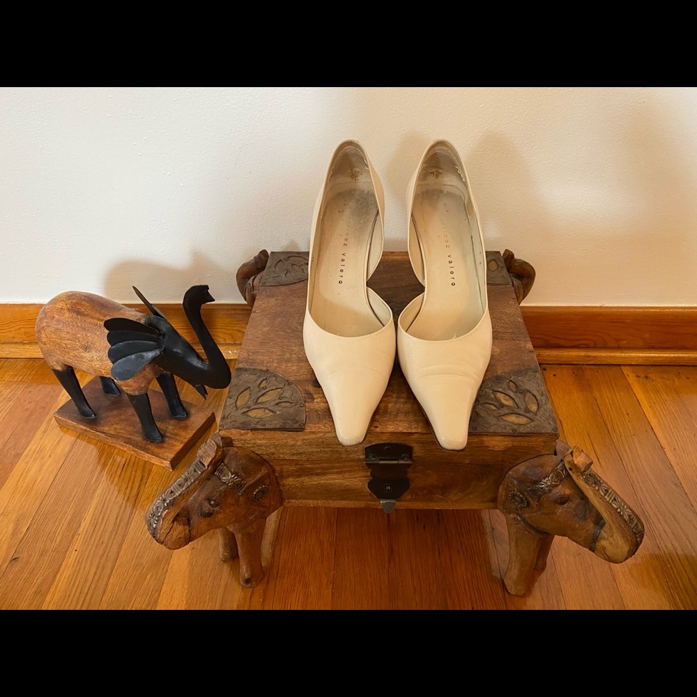 Martinez Valero Heels cream size 9